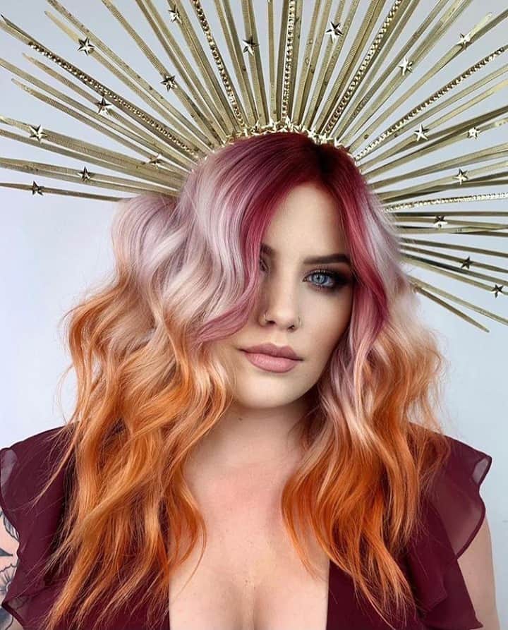 CosmoProf Beautyさんのインスタグラム写真 - (CosmoProf BeautyInstagram)「Hands crown the best color combo we've seen!👑🌈⁣ ⁣ Hair collaboration by @paintitblonde & @msnataliejean who used the NEW Kenra Professional Kenra Color Creative Shade Collection in Velvet Wine, Dusty Rose, Muted Copper and a little bit of Clear.⁣ ⁣ Maximize your creativity with the NEW Kenra Professional Kenra Color Creative Shade Collection at Cosmo Prof! (PRO Tip: you can also maximize your efficiency with our Same Day Delivery option!) Click the #LinkInBio to start shopping. ⁣ #repost #kenra #kenraprofessional #kenracolor #cosmoprofbeauty #licensedtocreate ⁣ #orangehair #copperhair #pinkhair #pinkhairdontcare #pinkhaircolor⁣⁣ #burgundyhair #vivids #vividhair #vibranthair #colorfulhair #creativecolor #creativehair #haircolorideas #trendyhair #fantasyhair」1月27日 22時00分 - cosmoprofbeauty