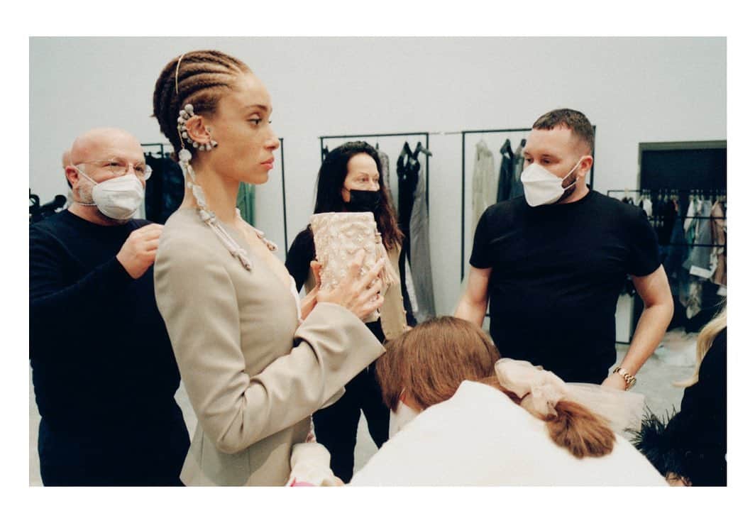 British Vogueさんのインスタグラム写真 - (British VogueInstagram)「Ahead of @MrKimJones’s debut womenswear collection for @Fendi, #BritishVogue went behind the scenes at fittings at Fendi HQ in Rome. The British designer has created a couture collection for “pioneering women” – like #KateMoss, #LilaMoss and #AdwoaAboah, some of the formative muses for his vision. Click the link in bio for all the exclusive images captured by @NikolaiVonBismarck.」1月27日 22時12分 - britishvogue