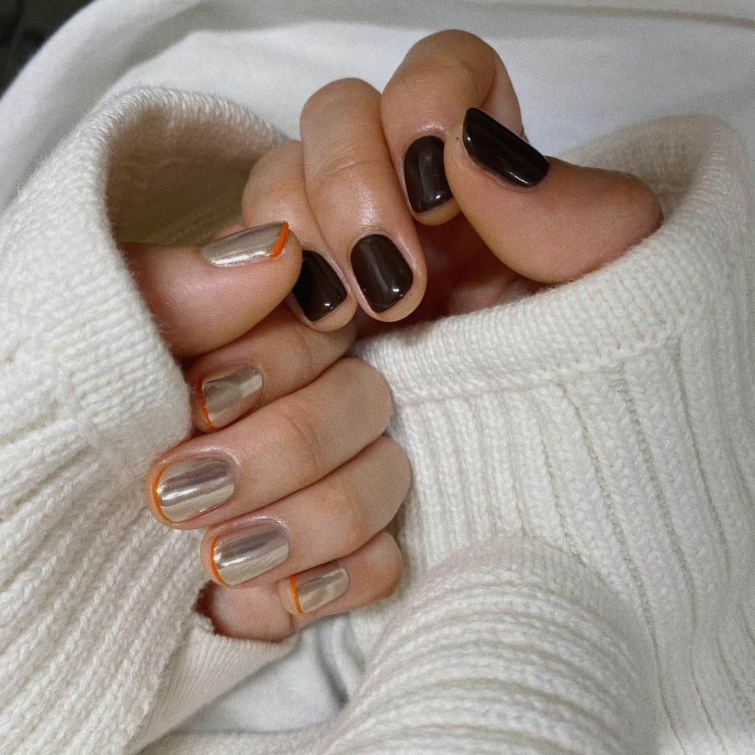 のインスタグラム：「. 1月のネ💅🌟 @nailist.saki_  . #ミラーネイル」
