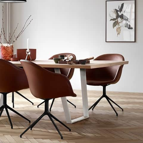 BoConceptさんのインスタグラム写真 - (BoConceptInstagram)「One our first design in the 1950s was an extendable dining table. Today, our vast collection includes customisable tables for small to large spaces alike.  Adelaide chair from £917  Vancouver table from £2199  #boconcept #liveekstraordinaer #danishdesign #dining #diningroom #diningroominspo #interiordesign」1月27日 22時15分 - boconcept_official