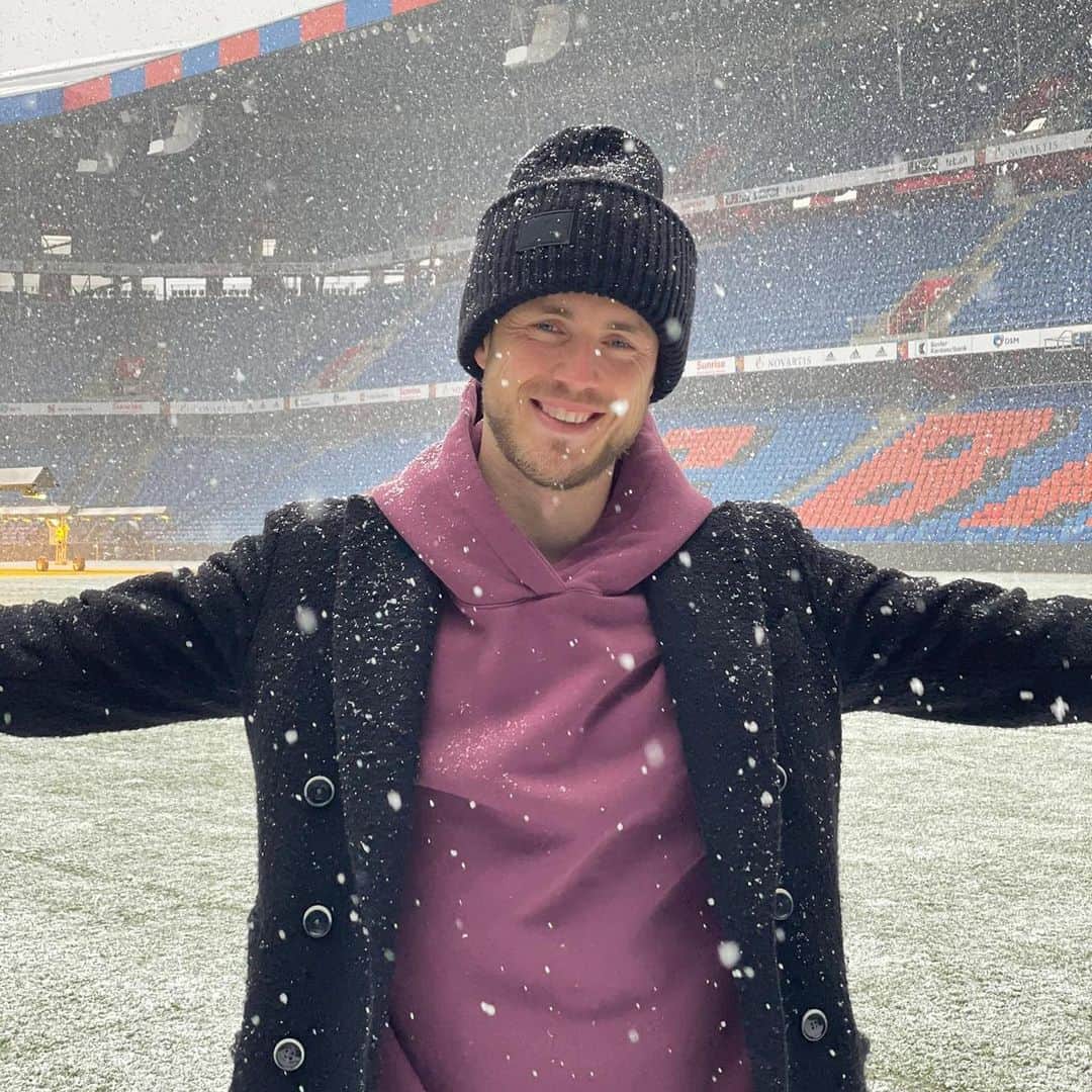 リッキー・ファン・ウォルフスウィンケルのインスタグラム：「30 freaking 2 Happy Bday to me  #BDAY #32」