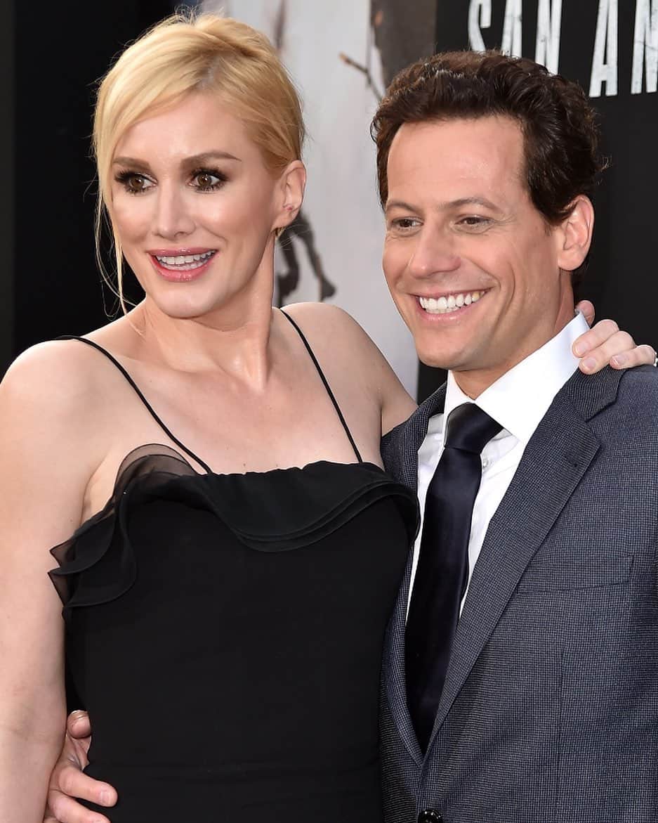 Just Jaredさんのインスタグラム写真 - (Just JaredInstagram)「Alice Evans and Ioan Gruffudd have released a joint statement after she tweeted (and then deleted) about their family. Tap this pic in the LINK IN BIO for the update.  #AliceEvans #IoanGruffudd Photo: Getty」1月27日 22時49分 - justjared