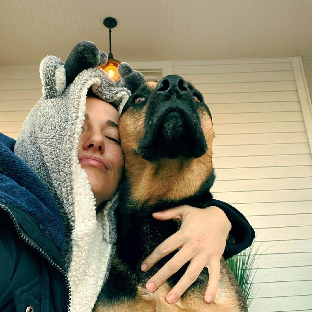 ブリアナ・エヴィガンのインスタグラム：「I love mornings with Maxito...」