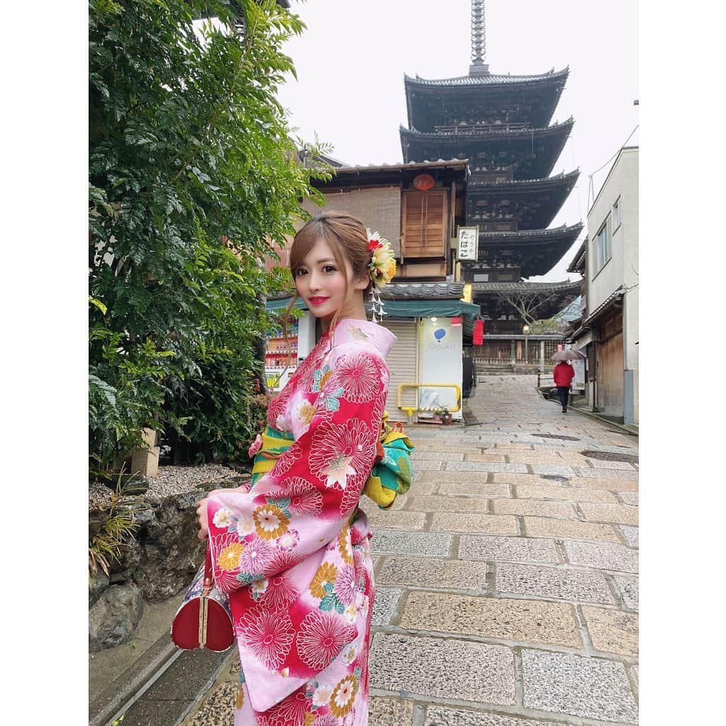 椿あいなのインスタグラム：「・ ・ みんなで京都行ったときの❤️ ・ #着物 #京都 #祇園 #女子旅」