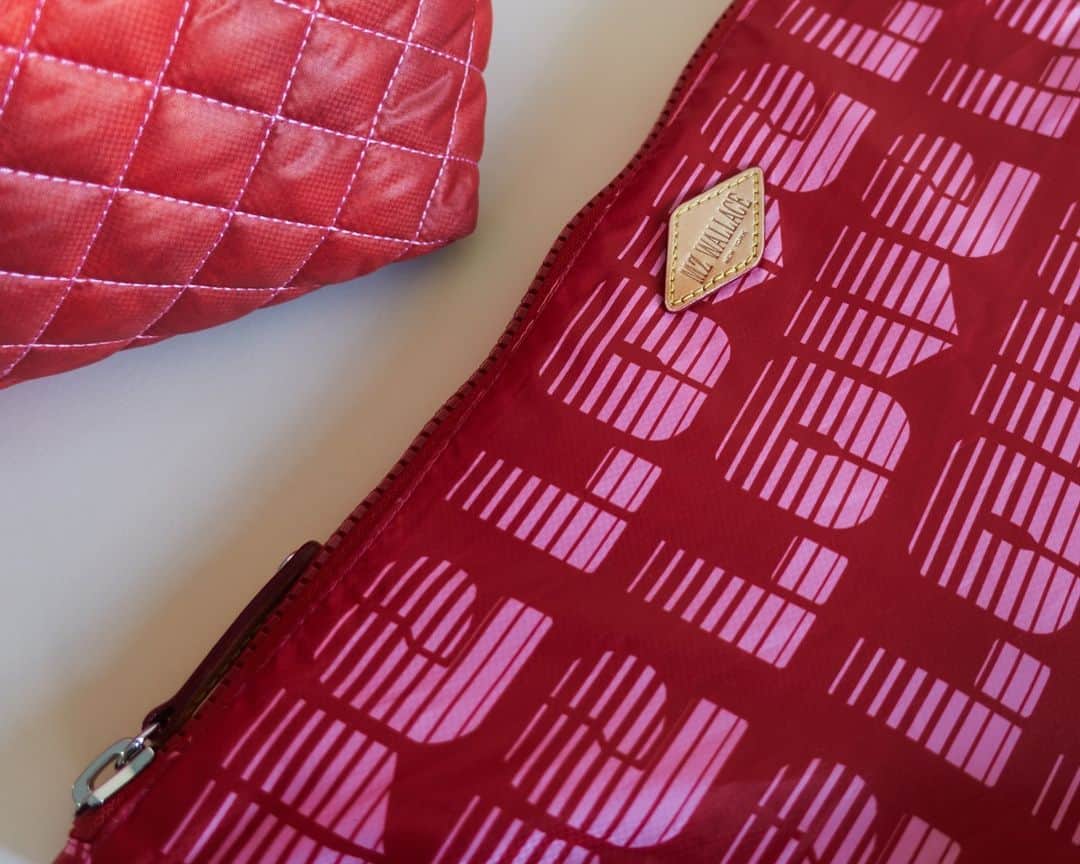 MZウォレスのインスタグラム：「Love is in the details. Like this pretty printed pouch that comes with our limited edition Valentine's Day Small Metro Tote Deluxe. Head to the link in our bio to shop, but do it quick — these exclusive styles won't be around for long!」