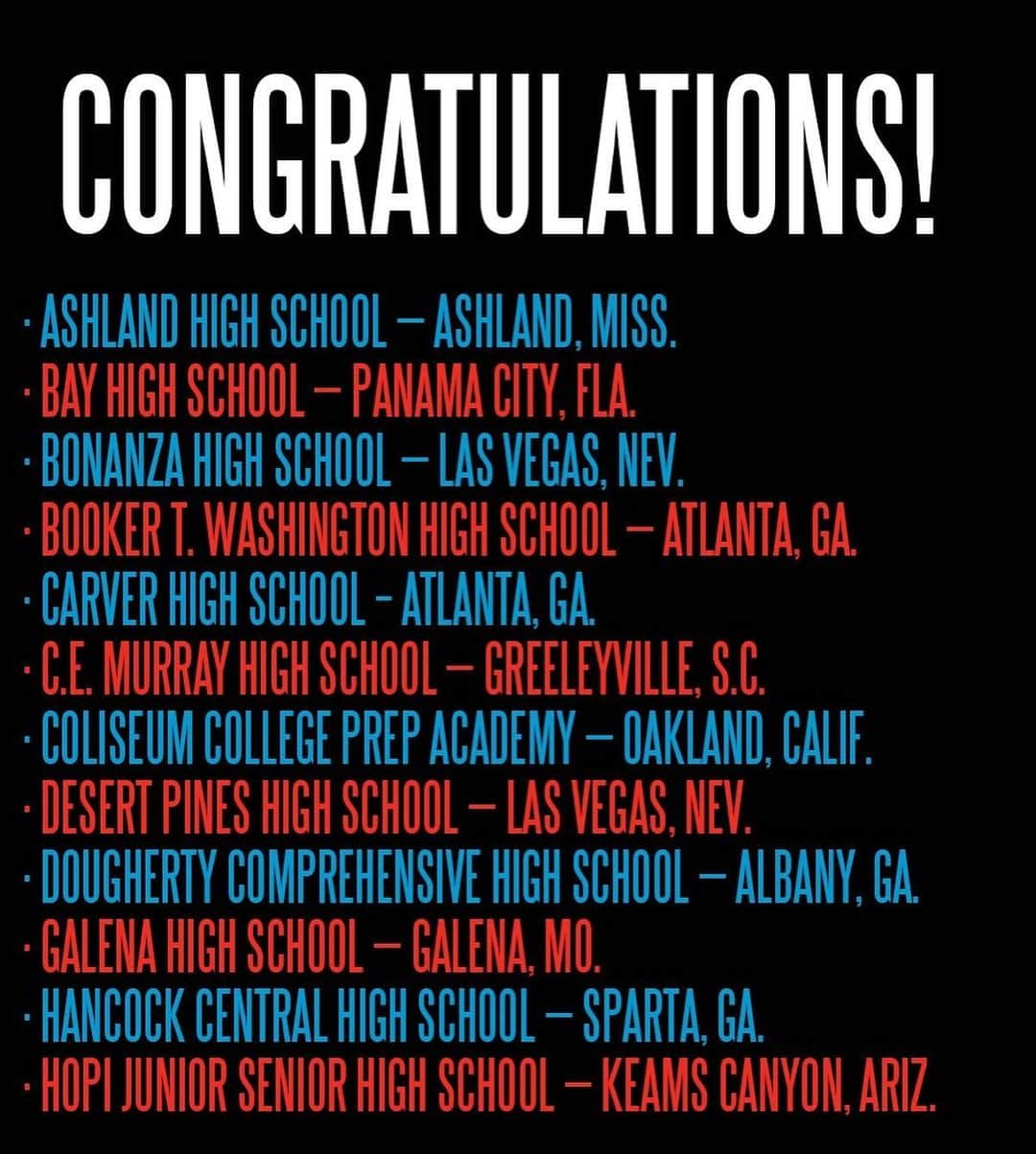 シャキール・オニールさんのインスタグラム写真 - (シャキール・オニールInstagram)「Join me in congratulating the 23 high schools across the U.S. receiving grants from @shaqfoundation to help their athletic programs, financially burdened by the pandemic, Get Game Ready. Huge thank you to @icyhot and @nata1950 for their support. #riseup」1月27日 23時32分 - shaq