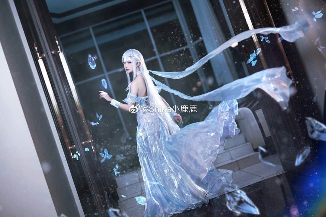 shikaのインスタグラム：「いつかこの雪も止むなら 傷付く覚悟と君の言葉握る  PHX @nogidayo  THX @kapi_cos   #麗yersチャペル #麗yers  #re0 #リゼロ #エミリア」