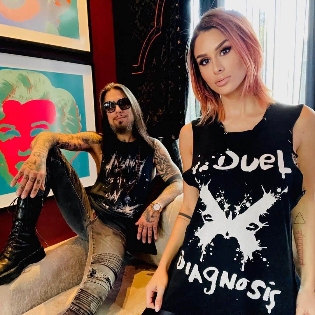 デイヴ・ナヴァロさんのインスタグラム写真 - (デイヴ・ナヴァロInstagram)「My friend @brittanyfurlan Lee and I in @dueldiagnosis . My pal @tommylee asked me to be a guest on his wife Brittany’s podcast and it ended up being an intense therapy session AND a great time. Love you guys! Check out Brittany’s podcast, “Worst Firsts”, go to her IG for details. There is a short clip further down in this feed.」1月27日 23時44分 - davenavarro