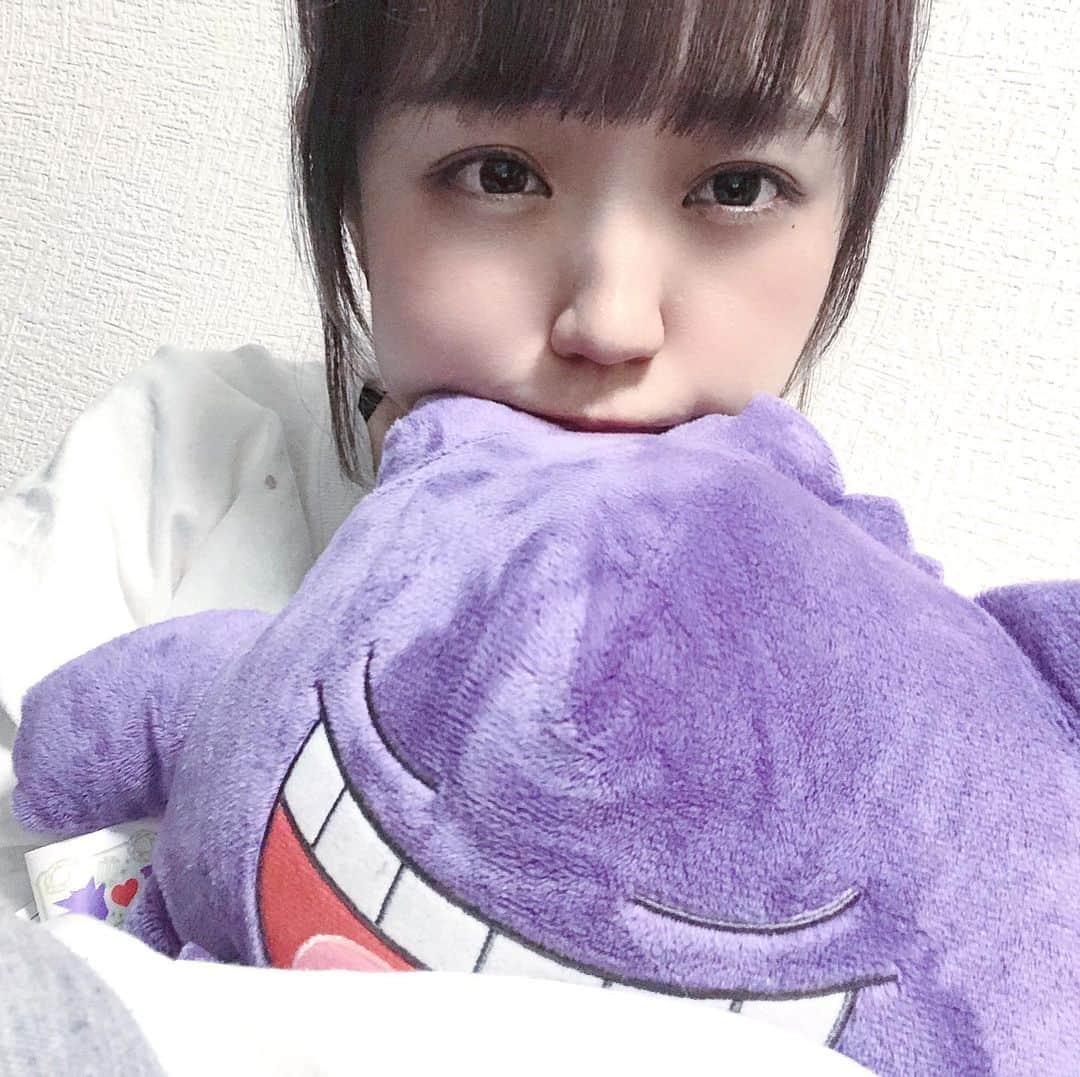 るいのインスタグラム：「添い寝係。」