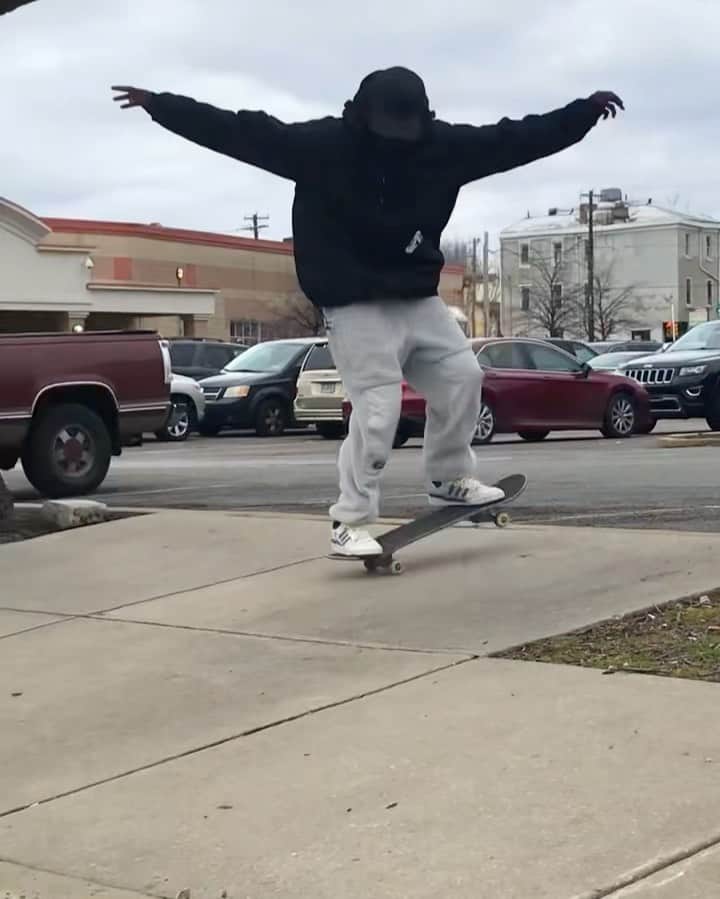 スラッシャーのインスタグラム：「🐐 Jamal Smith 📹 by @brian_panebianco」