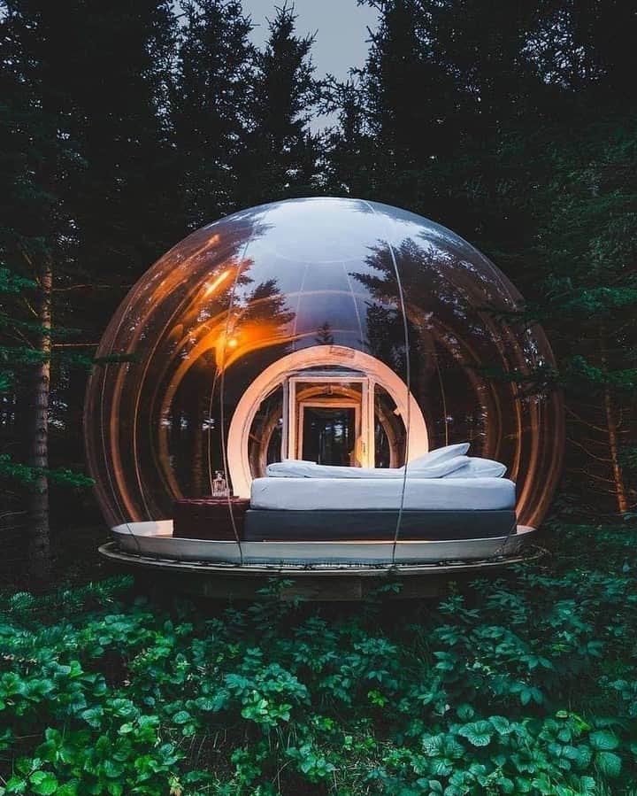 Discover Earthさんのインスタグラム写真 - (Discover EarthInstagram)「Called  the “five million star hotel” because of the stellar views of the night sky, Buubble Iceland is a magical place that shouldn’t be missed on your trip to Iceland.  Located in the forest on a farm, Buubble has five of the clear inflatables for guests to stay in. Three look like inflatable igloos and the other two are spheres set up on legs. The igloos are entirely clear, where the two spheres are clear from halfway up.  #discovericeland🇮🇸 with @bubbleiceland  . . . . .  #iceland  #everydayiceland  #igersiceland  #inspiredbyiceland  #icelandair  #wheniniceland  #reykjavik  #mystopover  #ig_iceland  #icelandtravel  #visiticeland  #icelandic  #whyiceland  #exploreiceland  #discovericeland  #aroundiceland  #unlimitediceland  #ísland  #icelandsecret  #loves_iceland  #wowair  #icelandexplored  #alliceland  #islandia  #bestoficeland  #absoluteiceland  #northernlights  #icelandtrip  #waterfall」1月28日 1時00分 - discoverearth