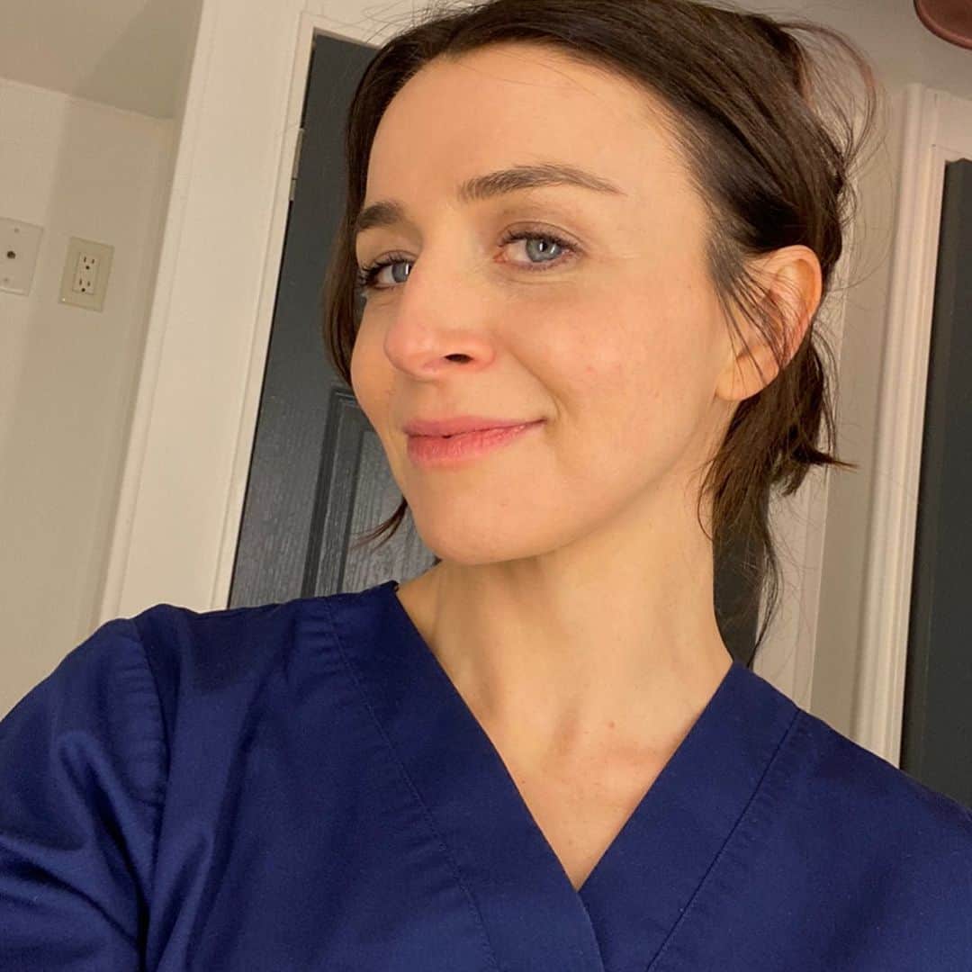 カテリーナ・スコーソンのインスタグラム：「Back in Blue.」