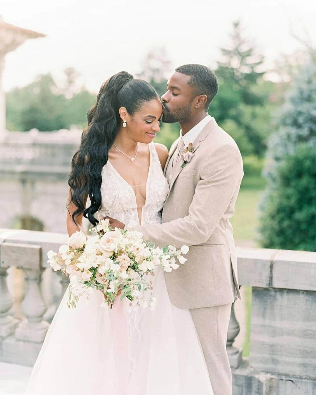 Pronoviasさんのインスタグラム写真 - (PronoviasInstagram)「The perfect romantic chateau inspiration by this #PronoviasBride . Tag a friend who is getting married this year!#LoveConquersAll  Dress: Chimamanda from @labellemariee   Photography: @laurenfair Planning & Design: @qarielleferaevents  @stylemepretty」1月28日 1時55分 - pronovias
