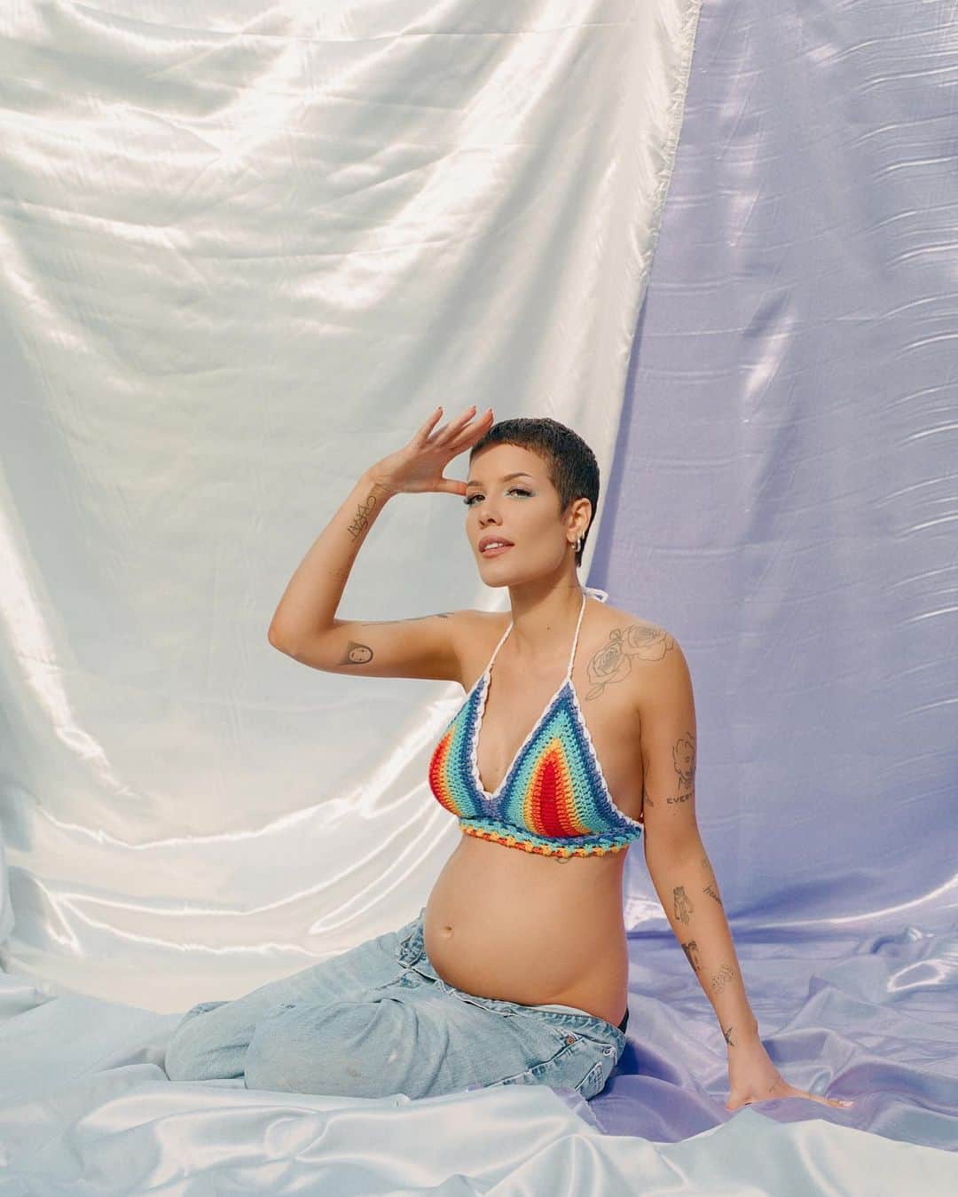 Halseyのインスタグラム：「surprise! 🍼🌈👼🏻  Photos by @samdameshek」