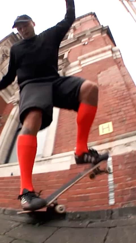 adidas Skateboardingのインスタグラム：「/// @Blondey takes his newest rendition of the Superstar into London streets.  Catch the new Superstar colorway in select skate shops or online at adidas.com/blondey_superstar on Jan 30th.  #adidasSkateboarding #Blondey」