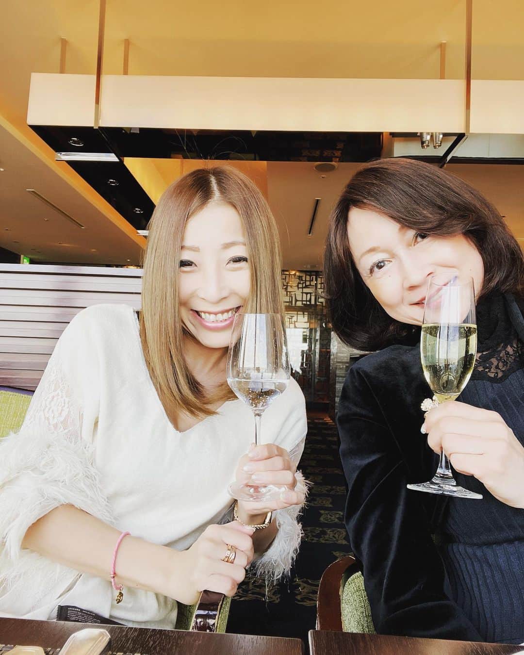 水田真依子さんのインスタグラム写真 - (水田真依子Instagram)「雅美さんと❤️ #ファッション	 #東京	 #ランチ	 #かわいい  #可愛い	 #ネイル	 #おうちごはん	 #ありがとう	 #空	 #犬	 #お弁当	 #桜	 #大好き	 #モデル	 #コーデ	 #撮影	 #ヘアアレンジ	 #インテリア	 #メイク	 #コスメ」1月28日 2時16分 - maikosebasu