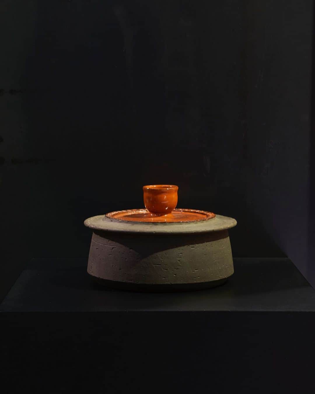 レクレルールのインスタグラム：「ALDO LONDI by @bitossi_ceramiche🏺 Ceramic pieces handmade in limited editions of 10 pieces each — exclusively for Leclaireur. Available in-store. Please contact us directly with any shipping request.  #Leclaireur #LeclaireurBoissy #ceramic #design #aldolondi #bitossiceramiche」