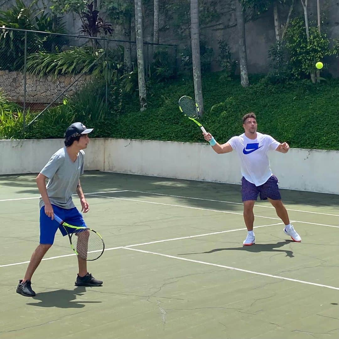 ロナウドのインスタグラム：「Pega esse duo ensaboado 🧼 #warzone #cod #toniboiiii @ninextt」