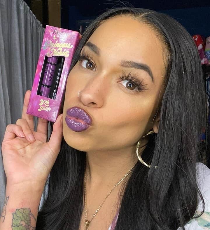 NYX Cosmeticsさんのインスタグラム写真 - (NYX CosmeticsInstagram)「That flava though 💋 Princess Nokia wears the #NYXCosmetics x @princessnokia lip kit in ' Y2K Hottie' for this not so subtle slay 😍 She's transfer-proof + pigmented AF 😏 Check your local @ultabeauty store for availability info 💖 • #shineloud #biglipstickenergy nyxcosmetics #nyxprofessionalmakeup #crueltyfreebeauty」1月28日 2時46分 - nyxcosmetics