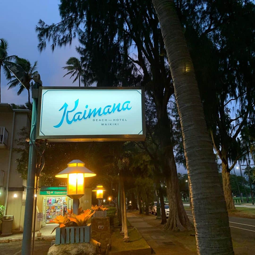 飯島寛子さんのインスタグラム写真 - (飯島寛子Instagram)「Solo run day！ ついつい止まって写真撮っちゃう。  #カピオラニ公園　#kapiolanipark  #ハワイ暮らし #ハワイを走る #朝活　#sunrise #ハワイ好きな人と繋がりたい」1月28日 2時52分 - hirokoiijima