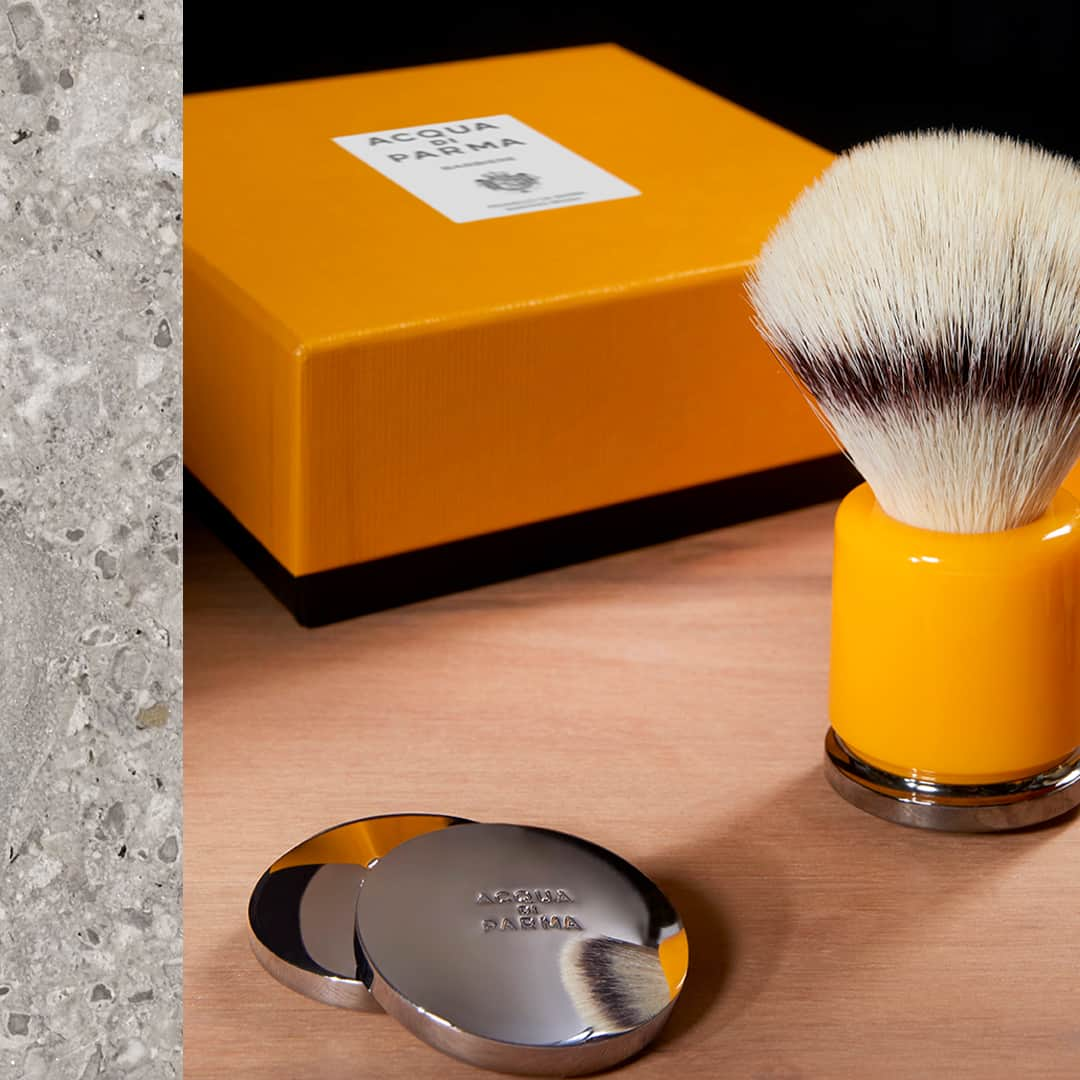 アクアディパルマさんのインスタグラム写真 - (アクアディパルマInstagram)「And in the hands of our craftsmen, functionality meets design with the Shaving Brush that is a showpiece inspired by traditions⁣ #acquadiparma⁣ .⁣ #barbiere #craftsmanship #craftsmanshipbarbiere #brush #shavingbrush」1月28日 3時00分 - acquadiparma