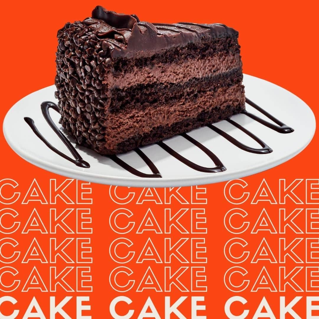 Hootersさんのインスタグラム写真 - (HootersInstagram)「Life hack: Eat dessert first. #NationalChocolateCakeDay」1月28日 3時01分 - hooters