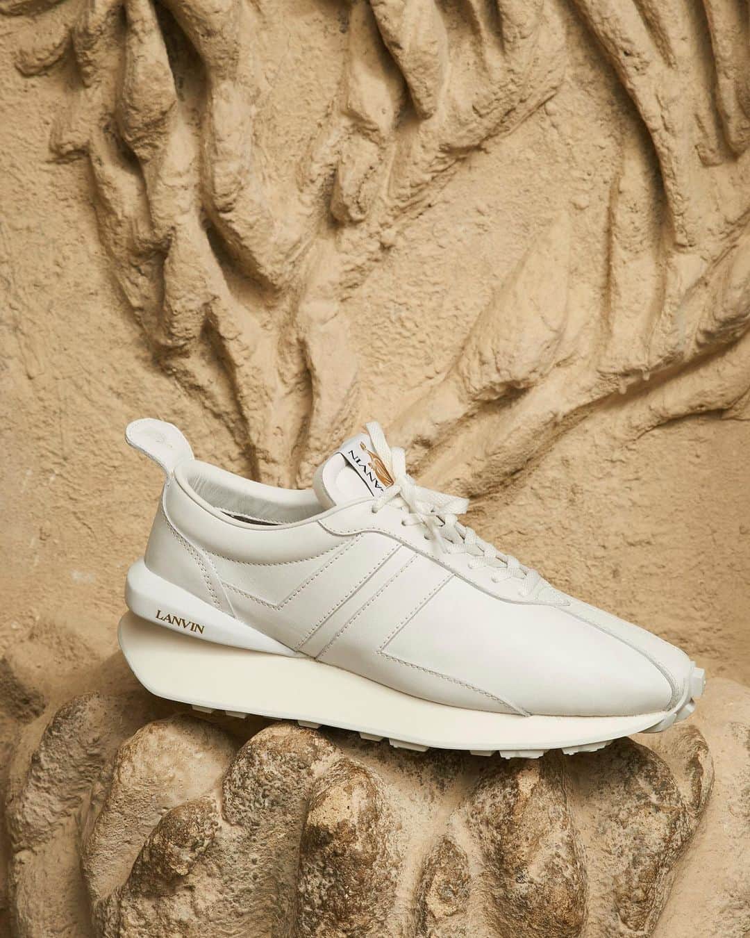 ランバンさんのインスタグラム写真 - (ランバンInstagram)「Leather BumpR sneakers colorama. #LanvinSS21」1月28日 3時10分 - lanvin