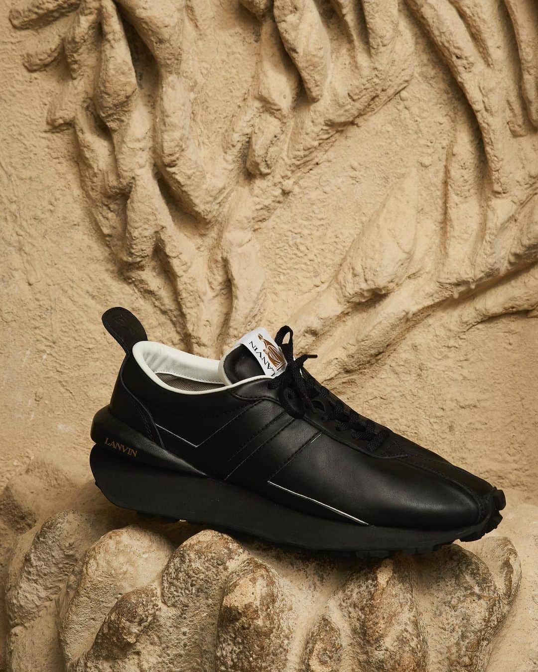 ランバンさんのインスタグラム写真 - (ランバンInstagram)「Leather BumpR sneakers colorama. #LanvinSS21」1月28日 3時10分 - lanvin