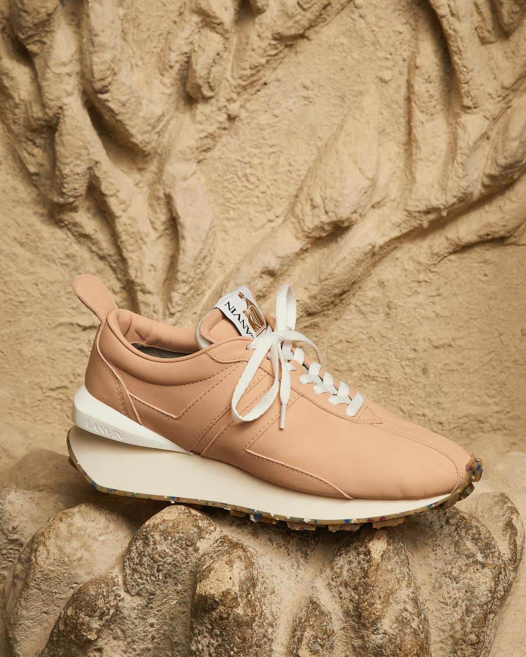 ランバンさんのインスタグラム写真 - (ランバンInstagram)「Leather BumpR sneakers colorama. #LanvinSS21」1月28日 3時10分 - lanvin