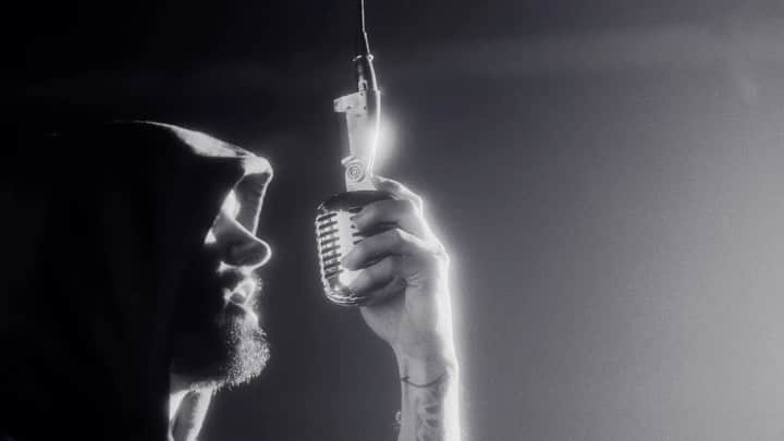 エミネムのインスタグラム：「“All I know is every time I think I hit my ceiling / I go #HIGHER than I've ever fuckin' been" Hit @youtube to watch - Link in bio」