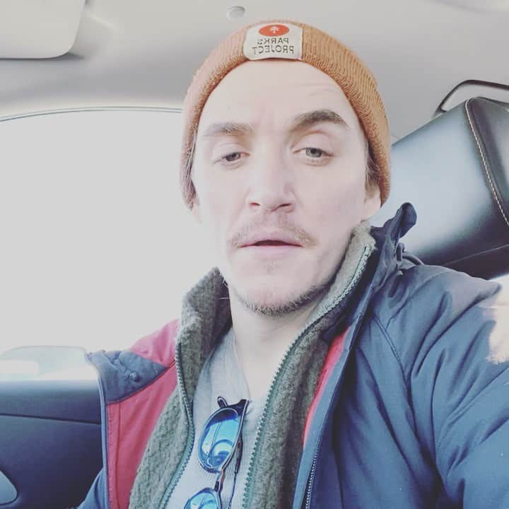 カイル・ガルナーのインスタグラム：「Got my first round of the covid vaccine today. Thank you to the volunteers and first responders and everyone involved. It was a very smooth and process. Wear a mask, social distance, and let’s beat this thing into the ground.」
