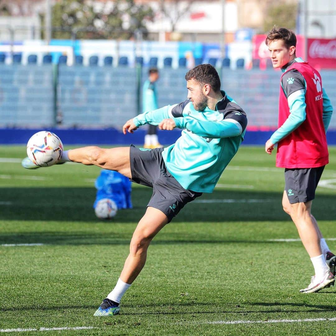 RCDエスパニョールさんのインスタグラム写真 - (RCDエスパニョールInstagram)「¡Máximo esfuerzo! 👊💥 #RCDE #EspanyolRayo」1月28日 3時44分 - rcdespanyol