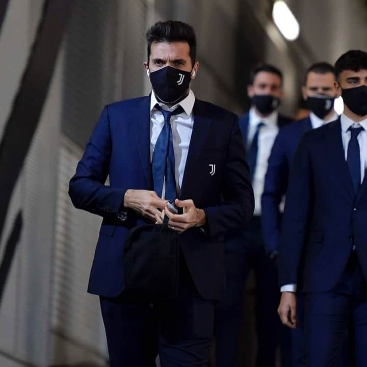 ユヴェントスFCさんのインスタグラム写真 - (ユヴェントスFCInstagram)「🏆 𝗖𝗢𝗣𝗣𝗔 𝗠𝗢𝗗𝗘 🔛  #JuveSPAL #CoppaItalia #ForzaJuve」1月28日 3時46分 - juventus