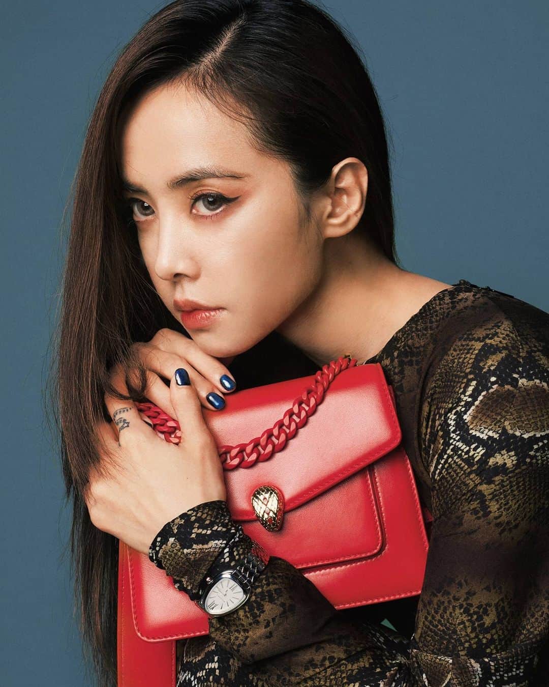 のインスタグラム：「snake allure  蛇我其誰 @bulgari #Bvlgari  #BvlgariAccessories  #Serpenti  #BvlgariMaxiChain #Versace」