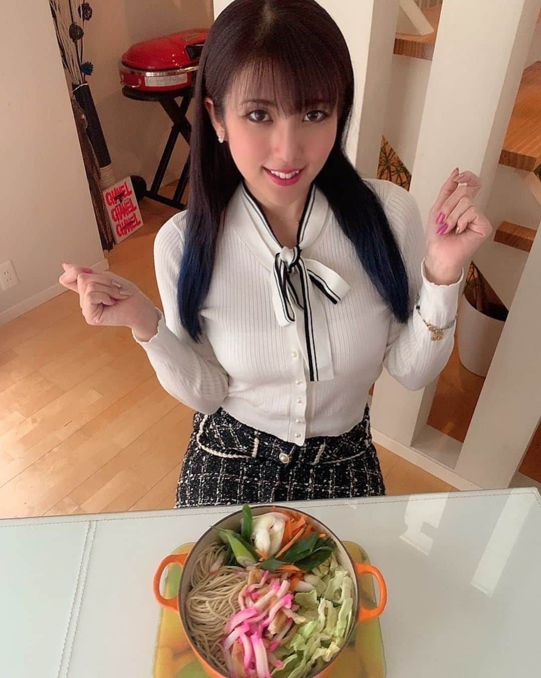 神谷麻美さんのインスタグラム写真 - (神谷麻美Instagram)「#みなまた  の#ちゃんぽん 鍋だよ💖🍲✨  #野菜たっぷり で美味しい〜😋❣️❣️✨  #お取り寄せラーメン  #たけんこ  #ちゃんぽん麺 #鍋 #簡単便利 #野菜たっぷりちゃんぽん」1月28日 14時55分 - asamice428