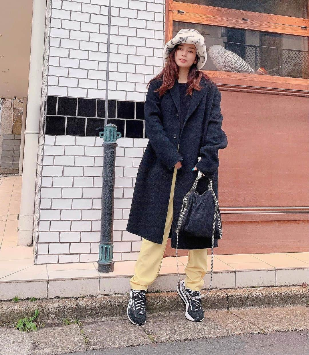 村上瑠美奈さんのインスタグラム写真 - (村上瑠美奈Instagram)「寒い日も色があるといいね🌻🌞💛  私服 coat @acnestudios  pants @hyke_official  bag @stellamccartney  sneaker @sacaiofficial  hat @jakkeldn   #るみな服#私服#ootd #fashion #sacai#sacainike#stellamccartneybag #hyke」1月28日 13時34分 - ruminamurakami