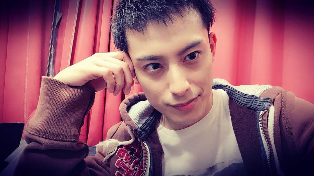 武子直輝のインスタグラム：「🤘  #武子直輝」