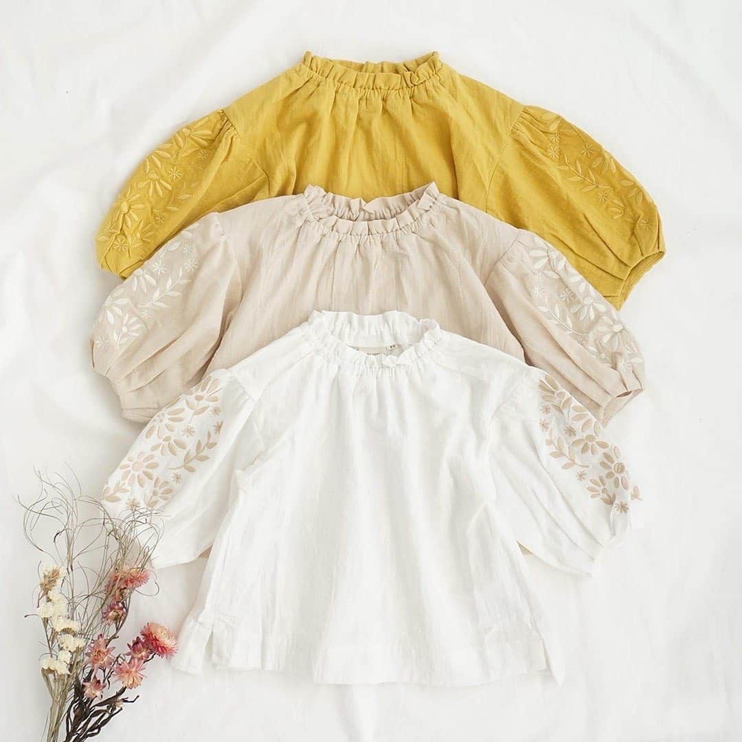 かわいいベビー服・子供服Babychuさんのインスタグラム写真 - (かわいいベビー服・子供服BabychuInstagram)「【女の子の新作トップス大集合🌼ブルマにも似合うよ😍】 . 新作早くも完売サイズがぞくぞく😽 今年はネットでお買い物する人が多くなってるから、オンシーズンまでに売りきれちゃう‼️ 可愛いアイテムは早くGETしておかなきゃ🙋‍♀️ . 大人気の女の子トップス、今すぐチェックしてね👧💕 . 🌟さらにおトク情報🎉 会員さま、新作アイテムGETにはクーポン使ってね😚 . 👛５％OFFクーポン 「春の新作キャンペーン」のアイコンがついたアイテムを含む、3,000円（税抜）以上のお買い物で利用可★ . コードの入力は不要🙋‍♀️ 購入時、クーポン選択欄で「会員様限定☆春の新作キャンペーン」のクーポンを選択してね💕 . クーポン期限は、1月31日（日）23:29まで‼️ . 期間中、何度でも利用OK👍 . 春の新作アイテムを💖おトクにGETできるチャンスはコレしかない🙋‍♀️ . 今から会員になってくれる方も大歓迎👏 . ぜひぜひ、キャンペーン中に😚 お買い物を楽しんでね❤️ . . プロフィール欄のURLから、べびちゅHPへGO 上部バナーから、春の新作をチェック！ . 紹介アイテム品番：wl-n24403 . #新作 #春の新作 #newarrivals #チュニック #コットンレース #べびちゅ #babychu #ig_kidsphoto #ig_babyphoto #かわいい #子供服 #ベビー服 #親バカ部 #女の子 #娘 #赤ちゃん #ベビーコーデ #キッズコーデ #ベビーファッション #キッズファッション #出産祝い #baby #babychujp #stayhome #おうち時間 #べびちゅstylingcollection」1月28日 13時42分 - babychu2014