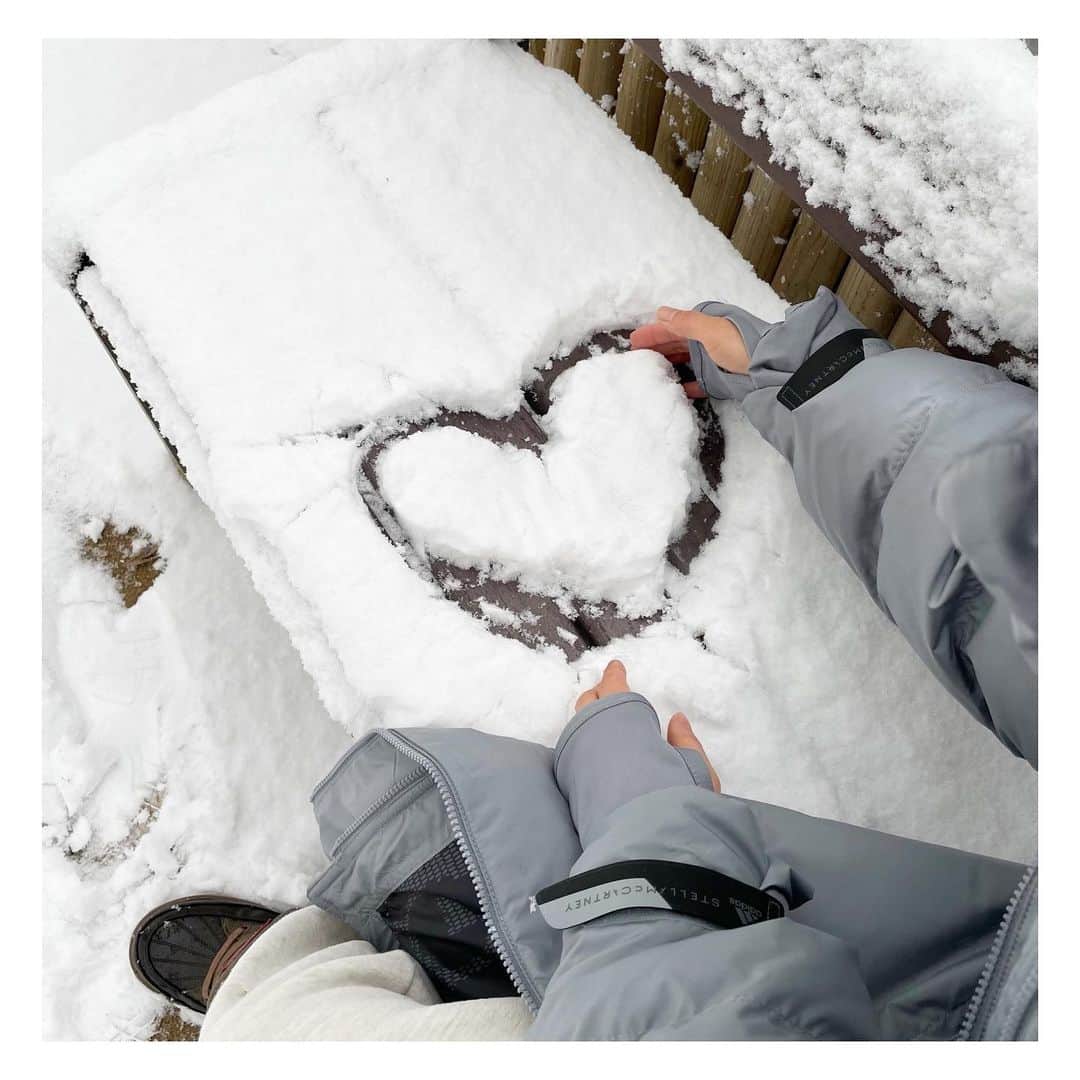 チョン・ヘヨンのインスタグラム：「☃️ 매일 매일 지금 할 수 있는 운동은......오르기 산에 나무를 보는것만으로도  큰 쉼」