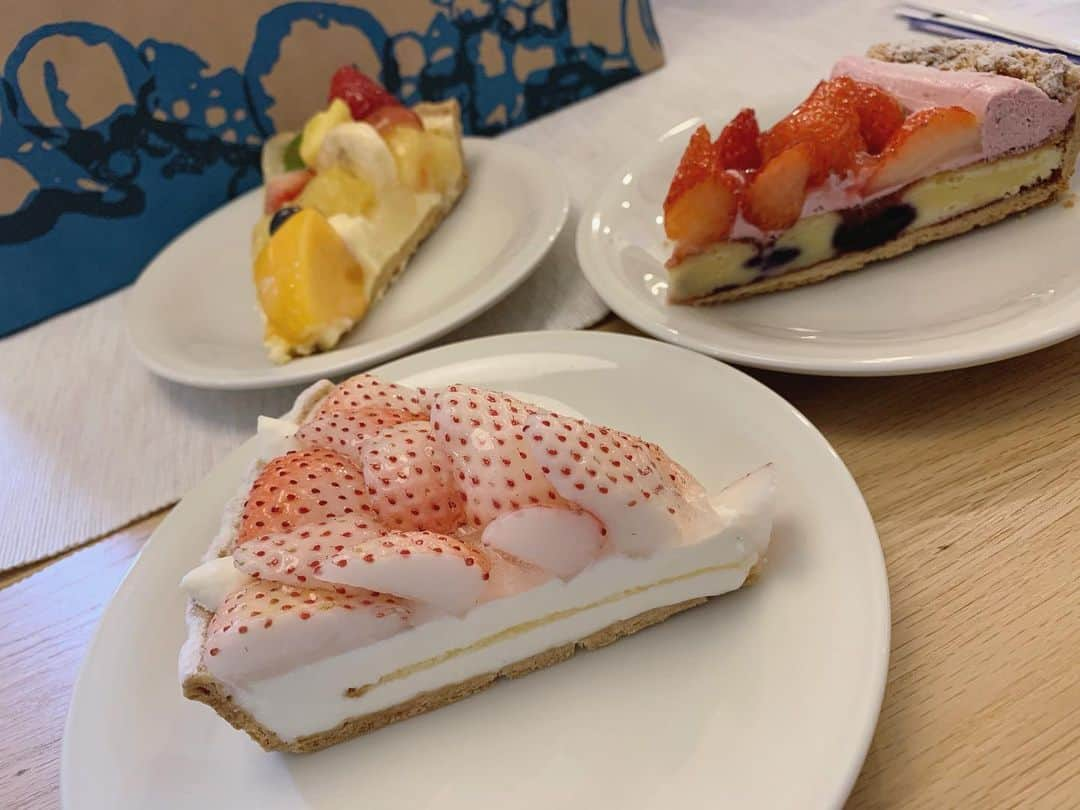 今井美桜さんのインスタグラム写真 - (今井美桜Instagram)「＊ 大好きなキルフェボン🍰  私は、白苺のタルトを❤︎ 苺って本当に美味しい🍓」1月28日 14時30分 - mio_ima49