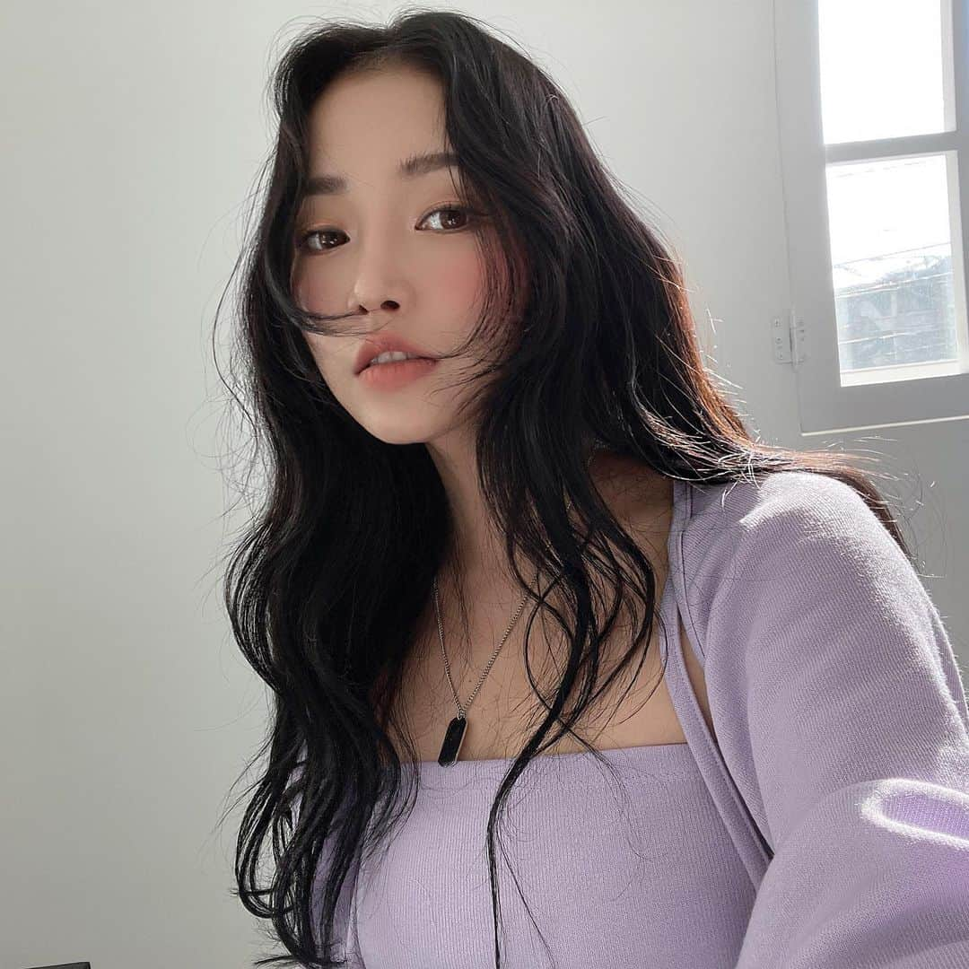 トキのインスタグラム：「빛 들어와따 안들어와따 눈 쏟아져따 그쳐따 💜💜💜」