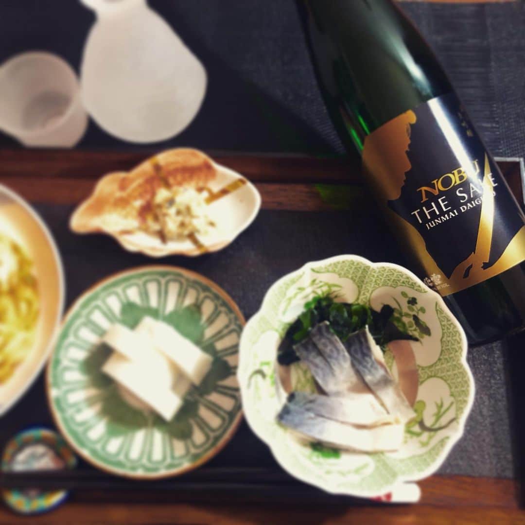 team_omotesandoのインスタグラム：「レストランNobuとのコラボ日本酒🍶 芳醇なのにお料理を邪魔しない、とても美味しいお酒でした😋  #littlehappiness #littleappreciationpost #littlethankyou #丁寧な暮らし #家飲み #おウチ居酒屋 #sake #noburestaurants」