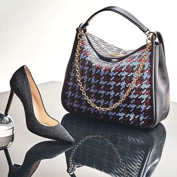 GILTのインスタグラム：「Missing this sale? Not. An. Option. Tap to shop #Mulberry and more #British faves.」
