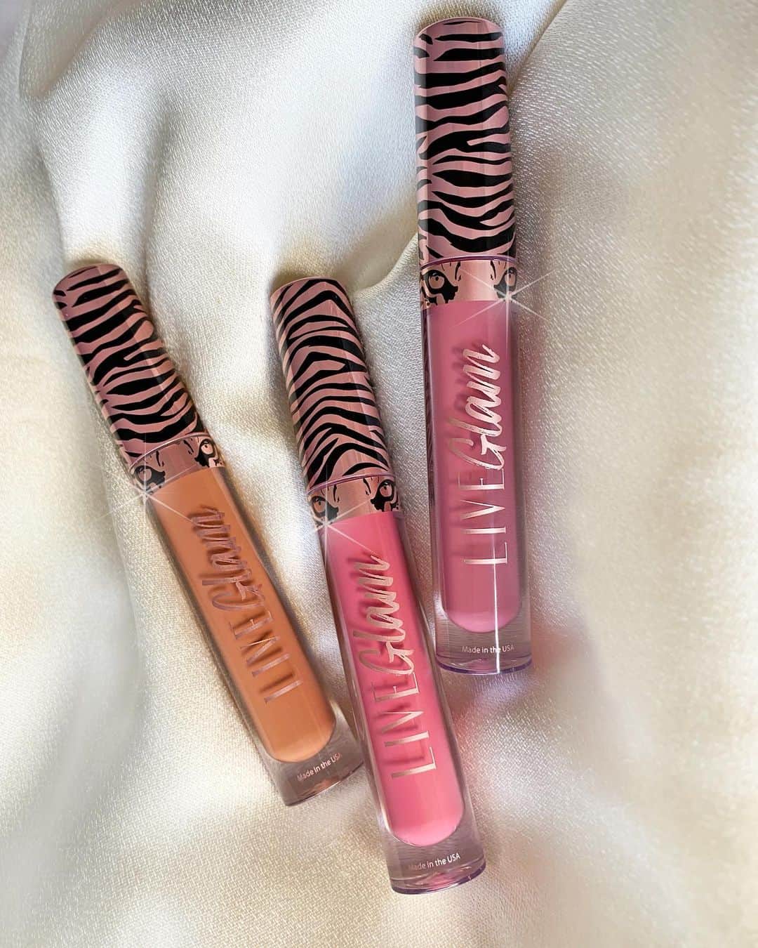 LiveGlamのインスタグラム：「Get ready for some roar-mance 💘🐅 Our #LiveGlam February Lippie Club collection is wild 😍 Tap to sign up today... if you’re feline fierce 😉💄 #LiveGlamFam」