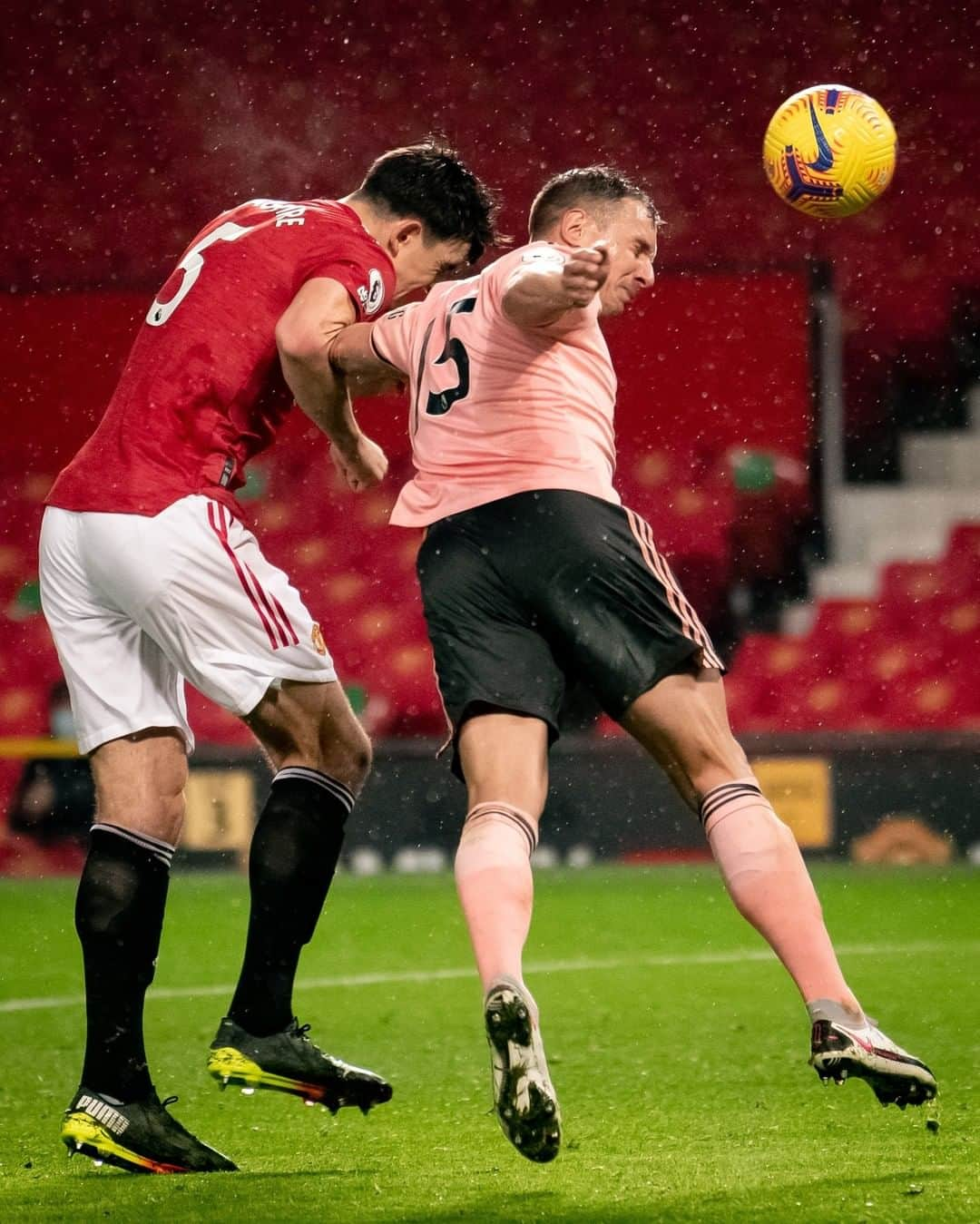 マンチェスター・ユナイテッドさんのインスタグラム写真 - (マンチェスター・ユナイテッドInstagram)「BIG goal to level things up from Harry #Maguire! 👊 #MUFC #PremierLeague」1月28日 6時47分 - manchesterunited