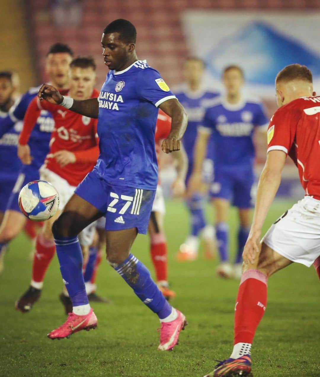 セイ・オジョさんのインスタグラム写真 - (セイ・オジョInstagram)「@solbamba we fight with you brother.. that ⚽️ was for you🙏🏽 @cardiffcityfc」1月28日 6時53分 - sheyiojo