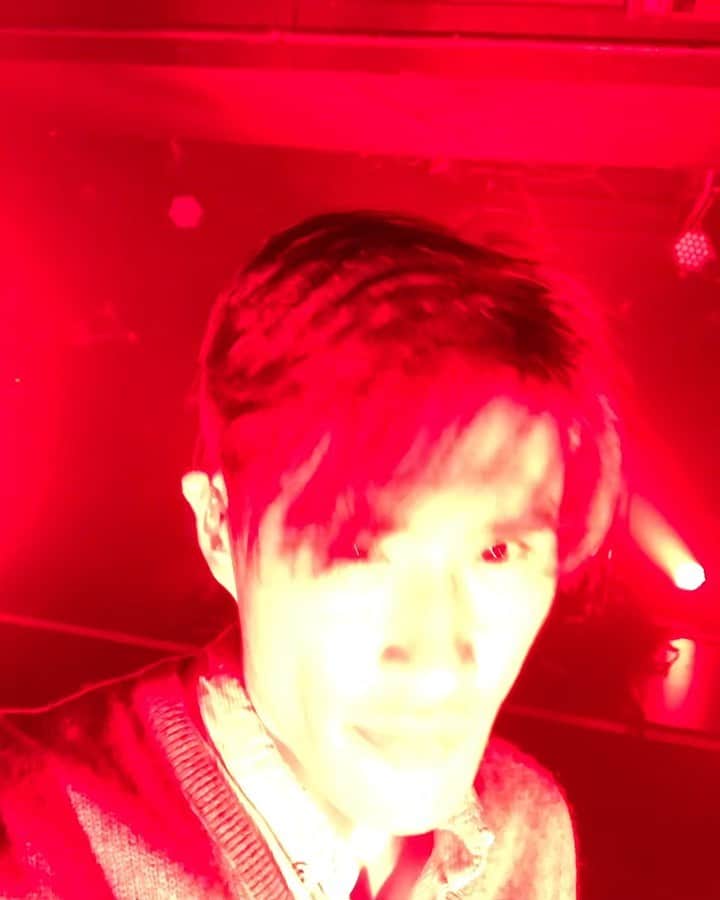 KOHSHIのインスタグラム：「内向き円形新鮮だったなぁ。 照明かっこよかったなぁ💡  #flow #onlineライブ #リハーサル ##5 #炎の12ヶ月ライブ」