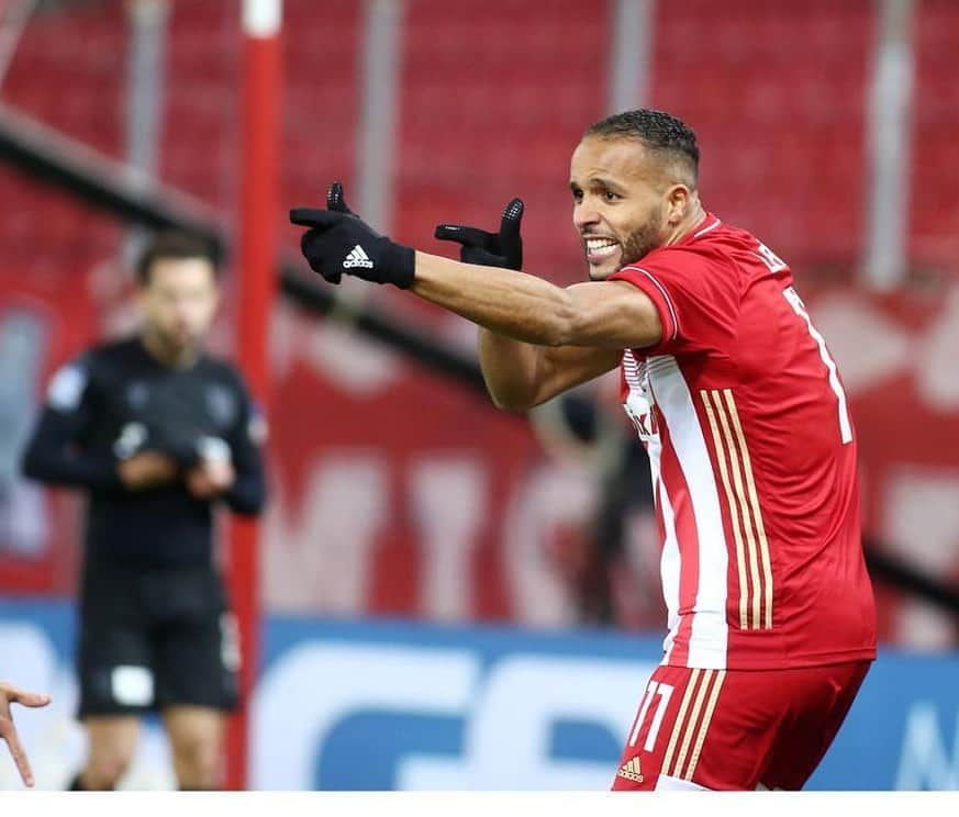 ユセフ・エル＝アラビのインスタグラム：「A strong win tonight 👊🏾🔴⚪️in moments like this we really miss our fans ❗️🔫 @olympiacosfc」