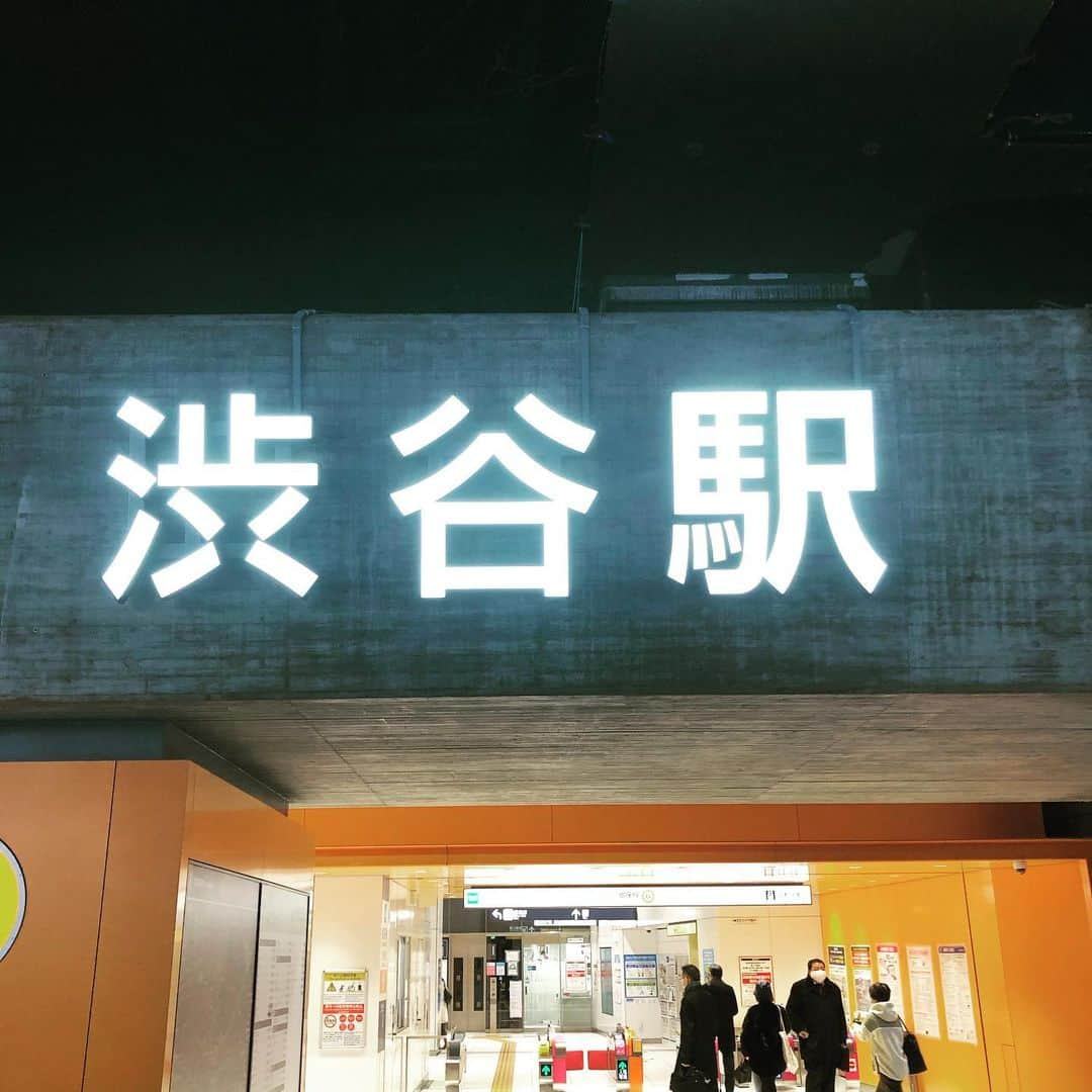 橋本塁さんのインスタグラム写真 - (橋本塁Instagram)「おはようございます！ 朝ラン10km終了！ 今日は曇りで走りやすかったです！ 心身ともに健康で。  #stingrun #朝ラン #玉ラン #adidas #adidasultraboost  #run #running #ランニング　#心身ともに健康に #東京 #中目黒」1月28日 8時30分 - ruihashimoto