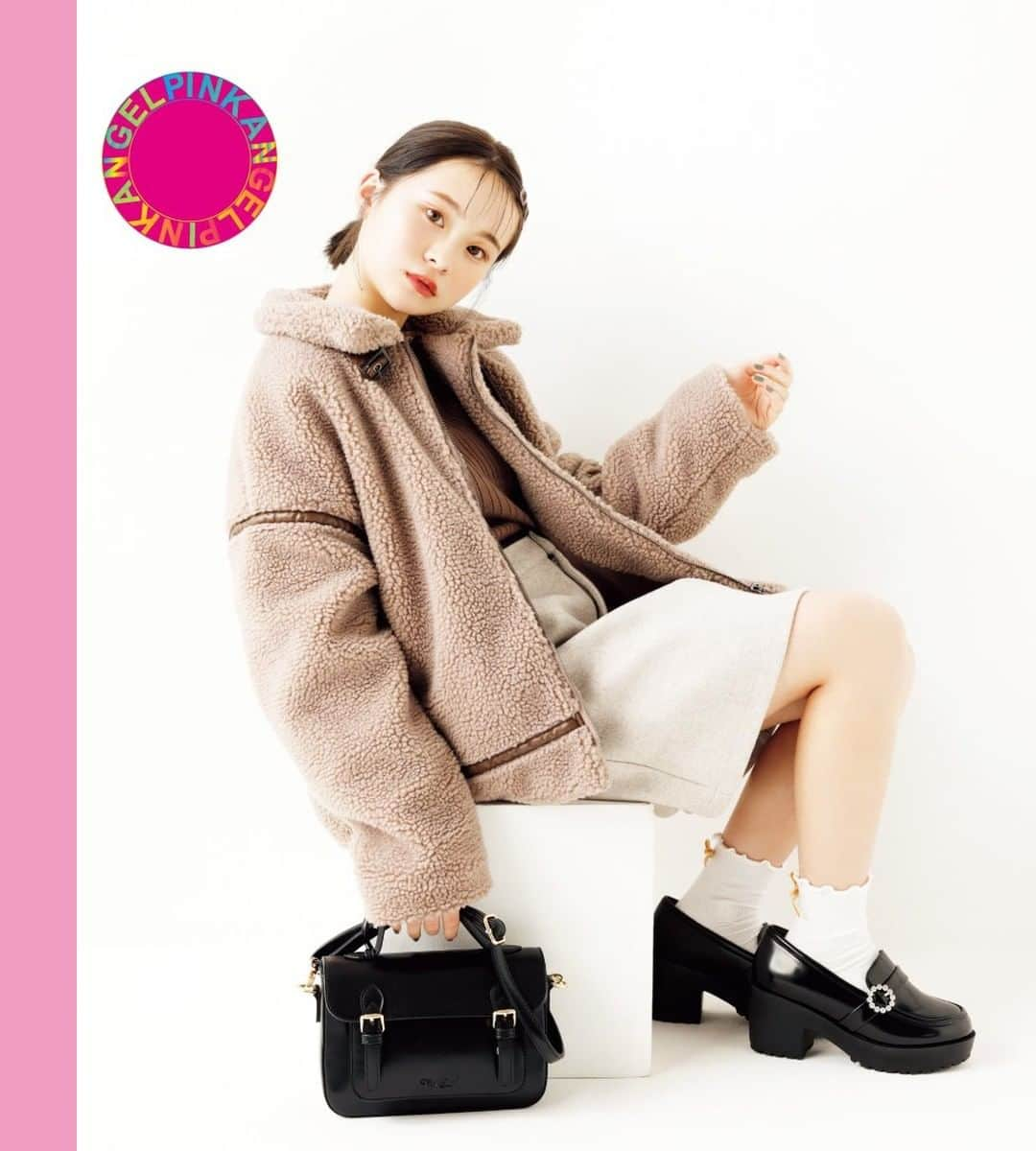 しまむらさんのインスタグラム写真 - (しまむらInstagram)「即戦力BAG&SHOES💘 . おしゃれGirlに人気の「PINK ANGEL」から新作バッグ＆シューズが登場🍭 . シンプルなデザインなのでいろいろなコーデに合いますよ👍 . ＜レディース＞ 💗ショルダーバッグ 価格：本体1,790円+税  品番：346-1746(中黒) 💗マニッシュシューズ各種 価格：本体1,790円+税 品番：143-0757(中黒・M) . #しまむら #しまパト  #pinkangel #ピンクエンジェル  #バッグ #ショルダーバッグ #バッグ好き  #靴 #マニッシュシューズ  #プチプラアイテム #プチプラファッション  #中学生コーデ #中学生ファッション  #ファッション小物 #ファッション雑貨  #おしゃれさんと繋がりたい  #お洒落さんと繋がりたい  #ファッション好きな人と繋がりたい  #しまむら購入品 #しまむらで購入  #しまむらコーデ #しまむら安心価格  #しまむら大好き」1月28日 9時02分 - grshimamura